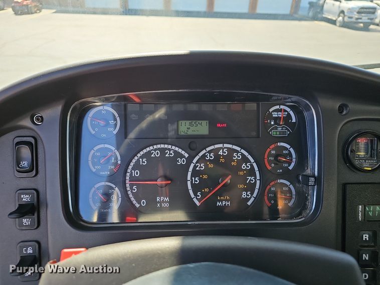 image for item EJ6167 2013 Freightliner Business Class M2 digger derrick truck