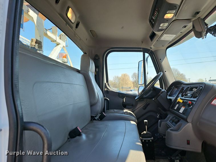 image for item EJ6167 2013 Freightliner Business Class M2 digger derrick truck