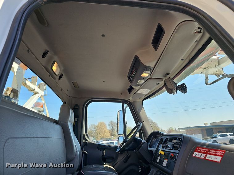 image for item EJ6167 2013 Freightliner Business Class M2 digger derrick truck