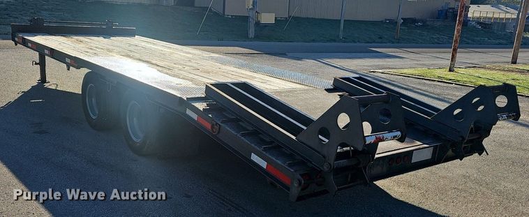image for item EJ6202 2002 Blue Diamond  equipment trailer