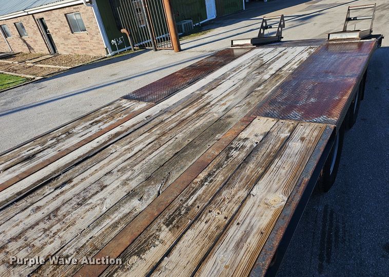 image for item EJ6202 2002 Blue Diamond  equipment trailer