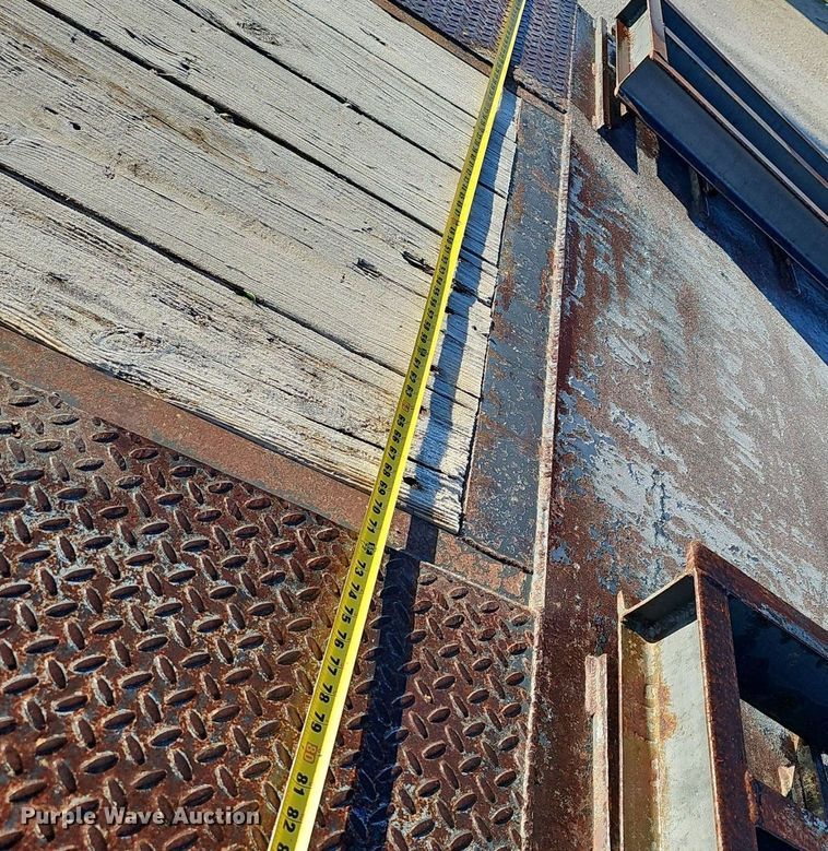 image for item EJ6202 2002 Blue Diamond  equipment trailer