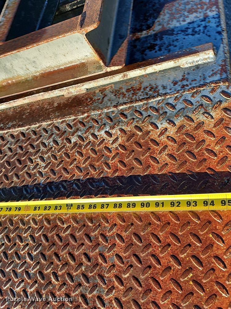 image for item EJ6202 2002 Blue Diamond  equipment trailer