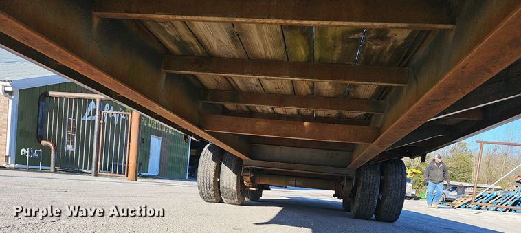 image for item EJ6202 2002 Blue Diamond  equipment trailer