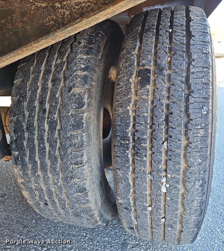 image for item EJ6202 2002 Blue Diamond  equipment trailer