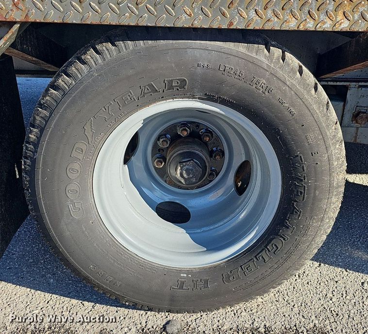 image for item EJ6202 2002 Blue Diamond  equipment trailer