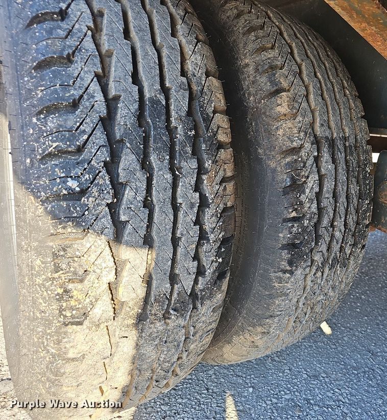 image for item EJ6202 2002 Blue Diamond  equipment trailer