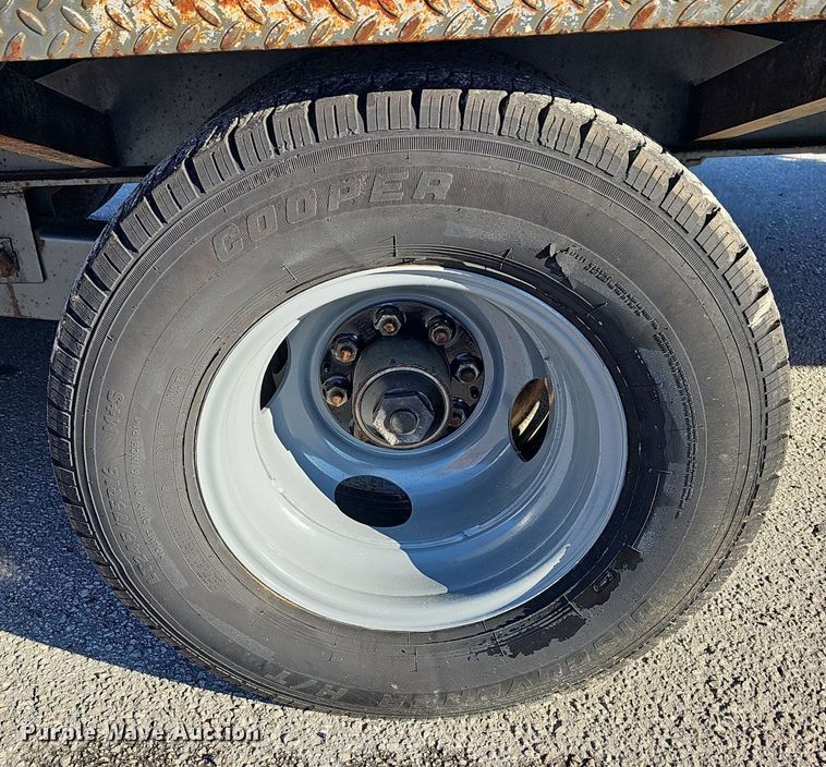 image for item EJ6202 2002 Blue Diamond  equipment trailer