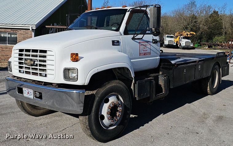 image for item EJ6204 1997 Chevrolet C7500 flatbed truck