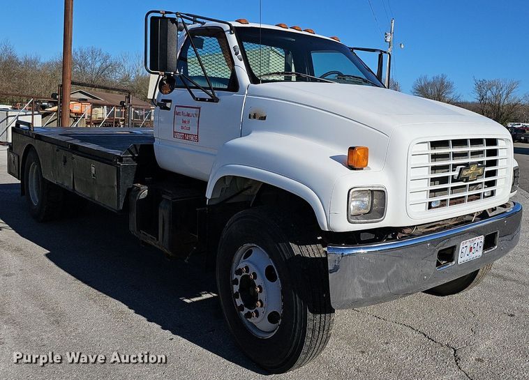 image for item EJ6204 1997 Chevrolet C7500 flatbed truck