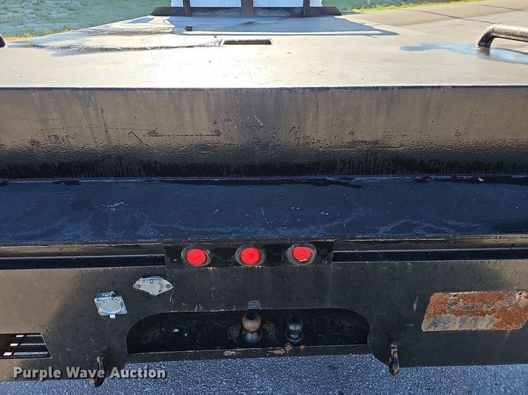 image for item EJ6204 1997 Chevrolet C7500 flatbed truck