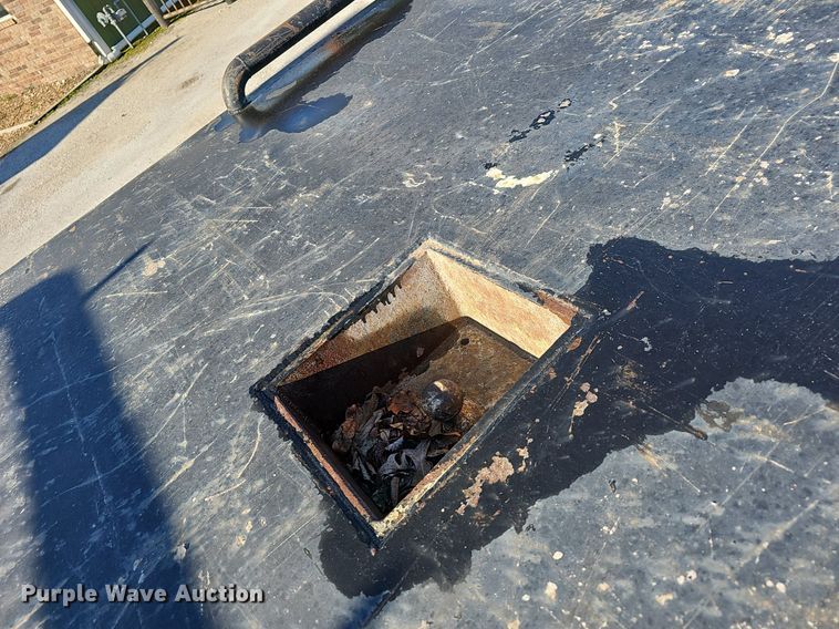 image for item EJ6204 1997 Chevrolet C7500 flatbed truck