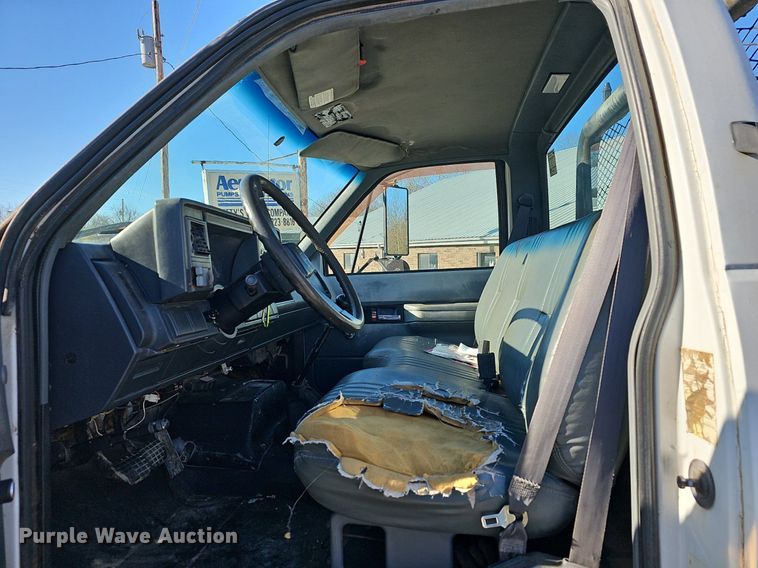 image for item EJ6204 1997 Chevrolet C7500 flatbed truck