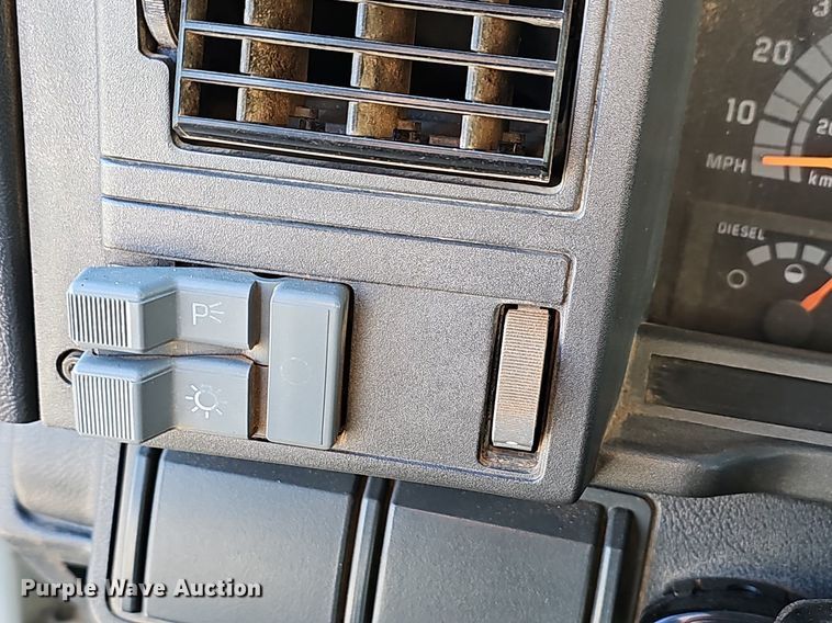 image for item EJ6204 1997 Chevrolet C7500 flatbed truck