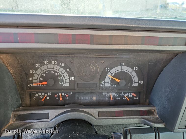 image for item EJ6204 1997 Chevrolet C7500 flatbed truck