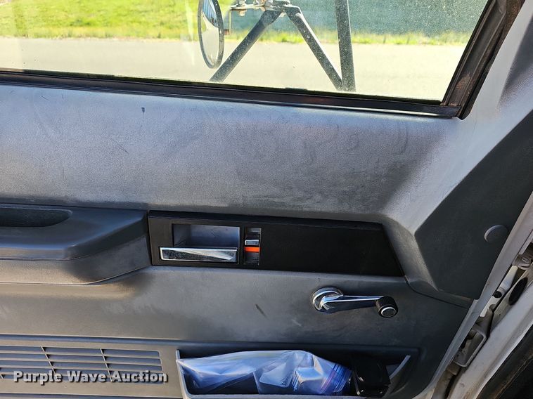 image for item EJ6204 1997 Chevrolet C7500 flatbed truck