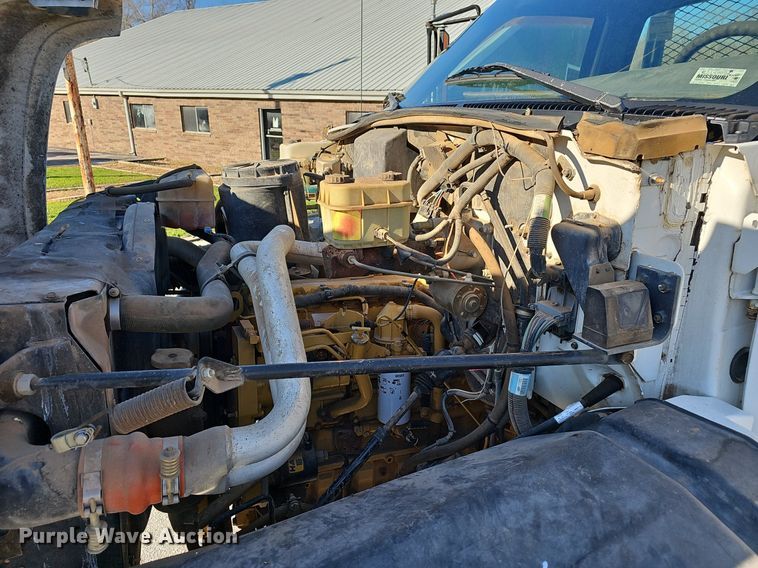 image for item EJ6204 1997 Chevrolet C7500 flatbed truck