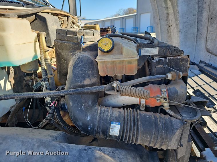 image for item EJ6204 1997 Chevrolet C7500 flatbed truck