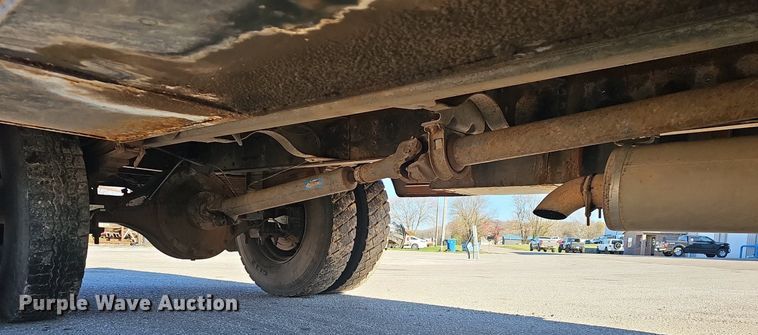 image for item EJ6204 1997 Chevrolet C7500 flatbed truck