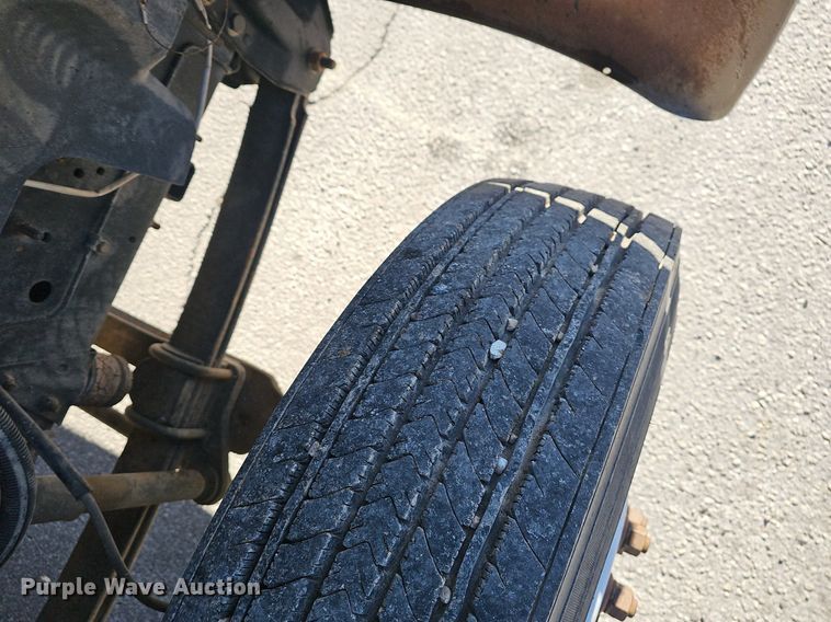 image for item EJ6204 1997 Chevrolet C7500 flatbed truck