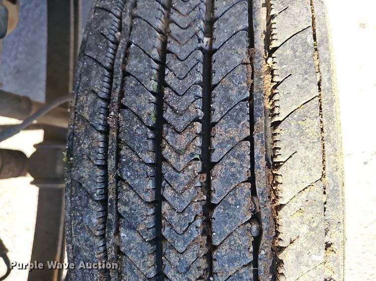 image for item EJ6204 1997 Chevrolet C7500 flatbed truck