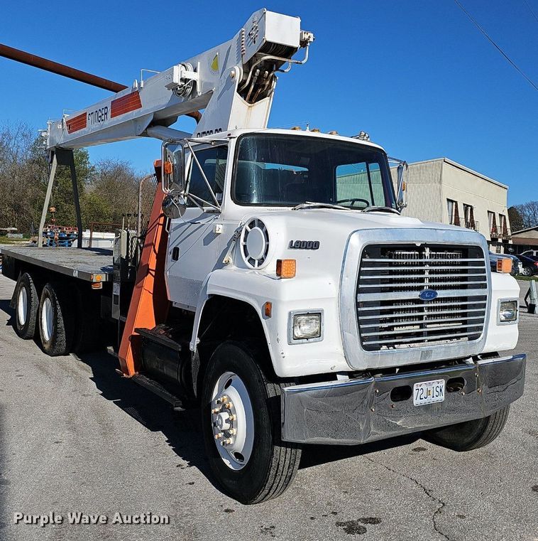 image for item EJ6205 1992 Ford L9000 crane truck