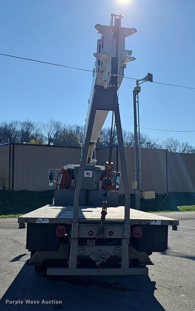 image for item EJ6205 1992 Ford L9000 crane truck