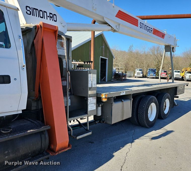 image for item EJ6205 1992 Ford L9000 crane truck