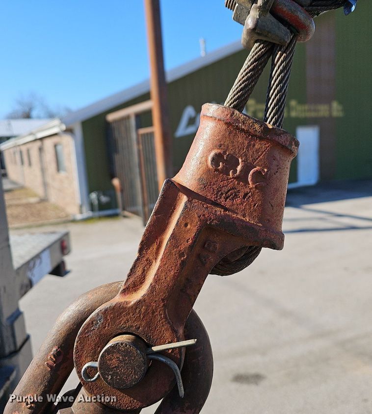 image for item EJ6205 1992 Ford L9000 crane truck