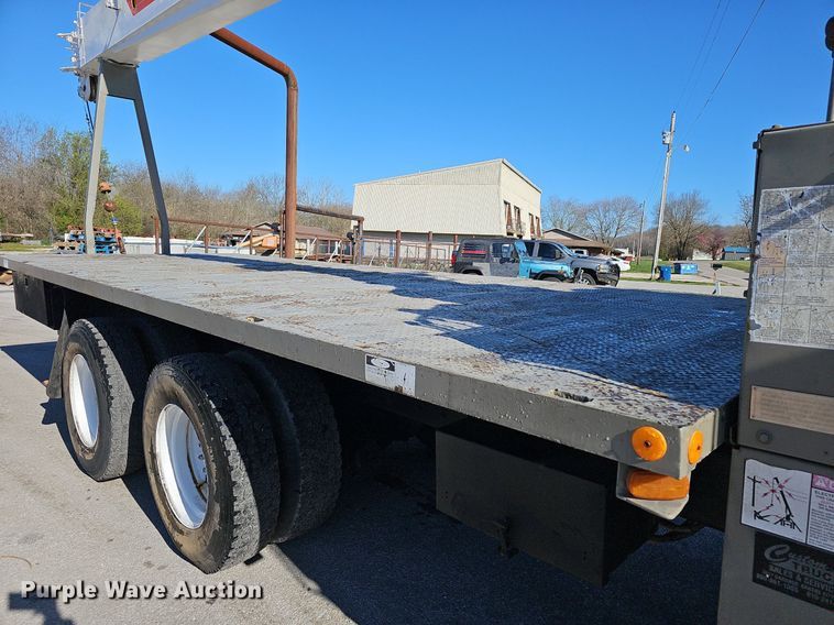 image for item EJ6205 1992 Ford L9000 crane truck