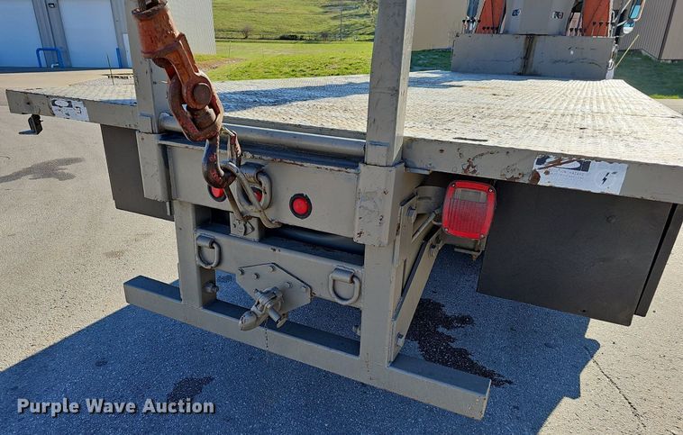 image for item EJ6205 1992 Ford L9000 crane truck