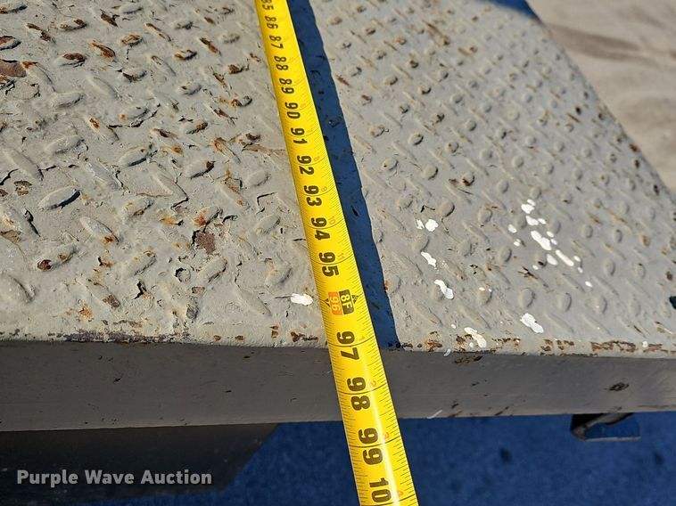 image for item EJ6205 1992 Ford L9000 crane truck