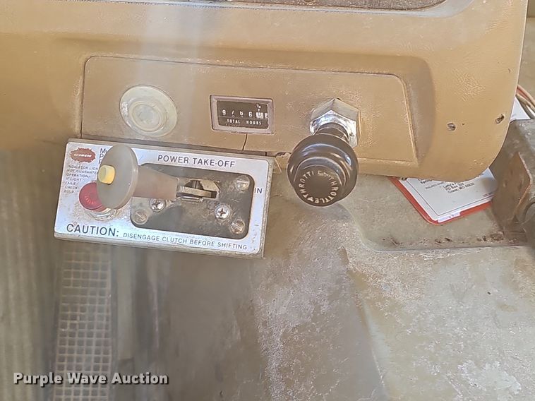 image for item EJ6205 1992 Ford L9000 crane truck