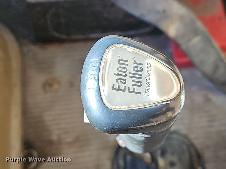 image for item EJ6205 1992 Ford L9000 crane truck