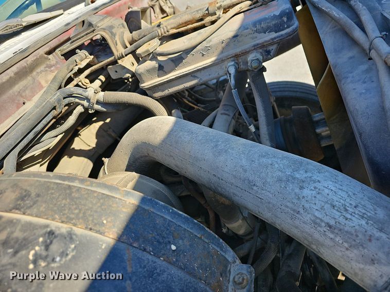 image for item EJ6205 1992 Ford L9000 crane truck