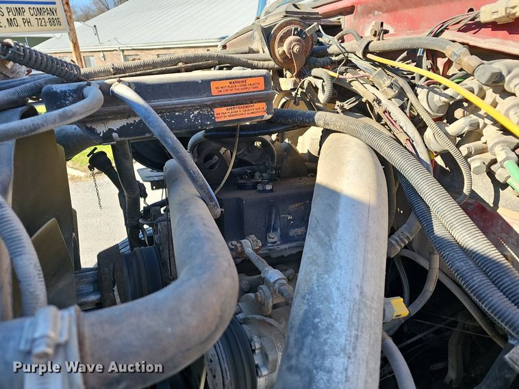 image for item EJ6205 1992 Ford L9000 crane truck