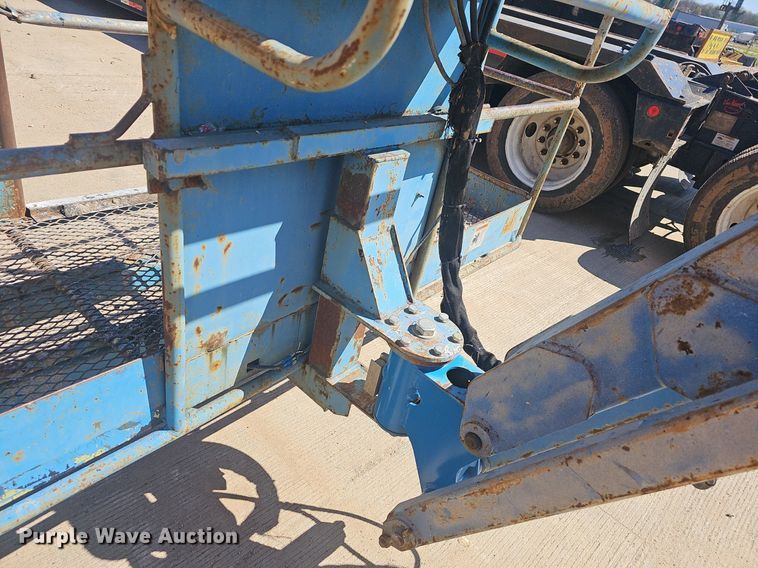image for item EJ6207 1996 Genie  S-65 boom lift