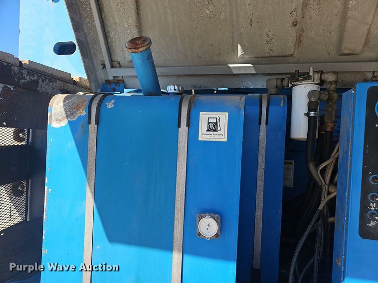 image for item EJ6207 1996 Genie  S-65 boom lift