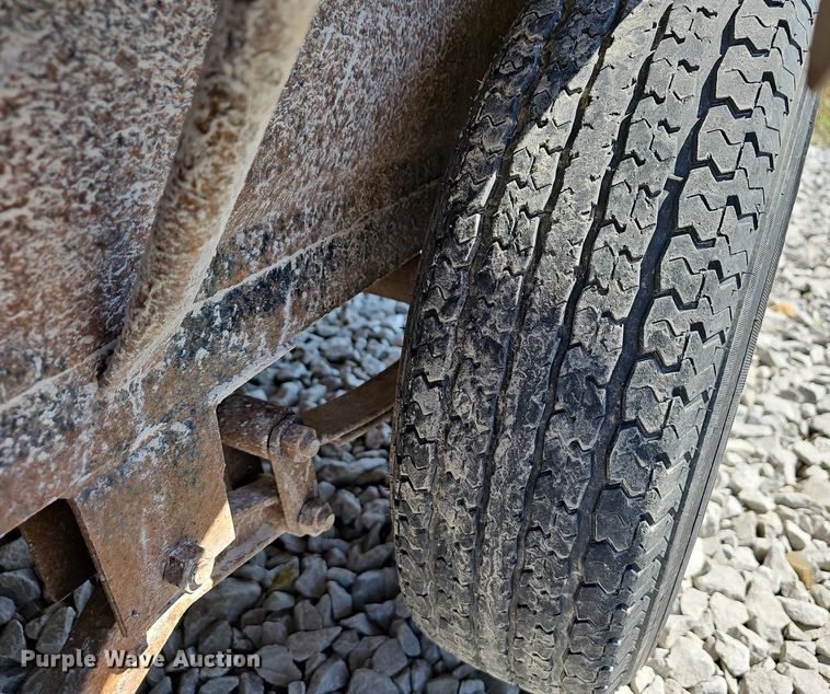 image for item EJ6211 2012 Kodiak  utility trailer