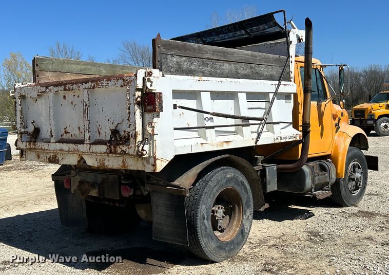 image for item EK4334 1995 International 4900 dump truck