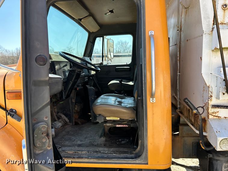 image for item EK4334 1995 International 4900 dump truck