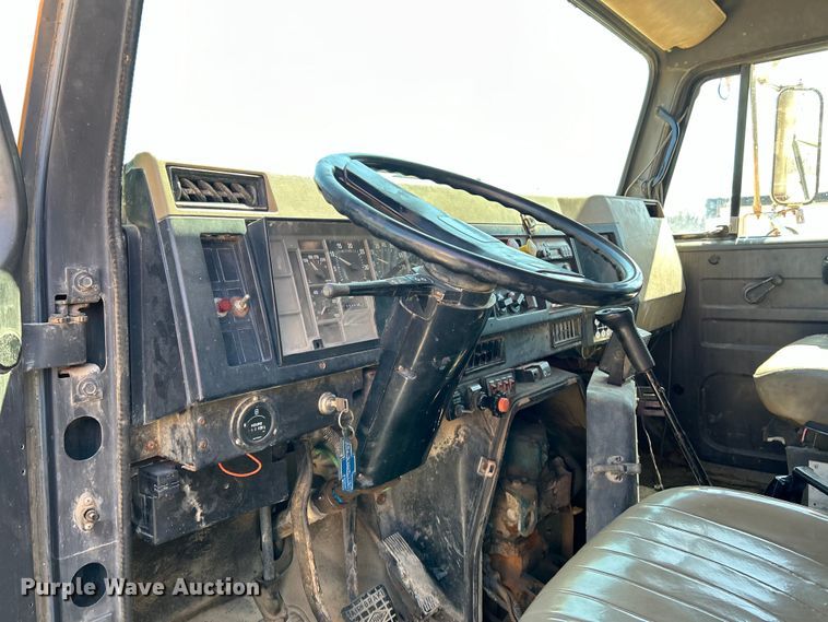 image for item EK4334 1995 International 4900 dump truck