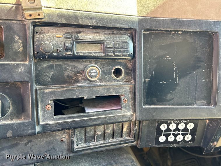 image for item EK4334 1995 International 4900 dump truck