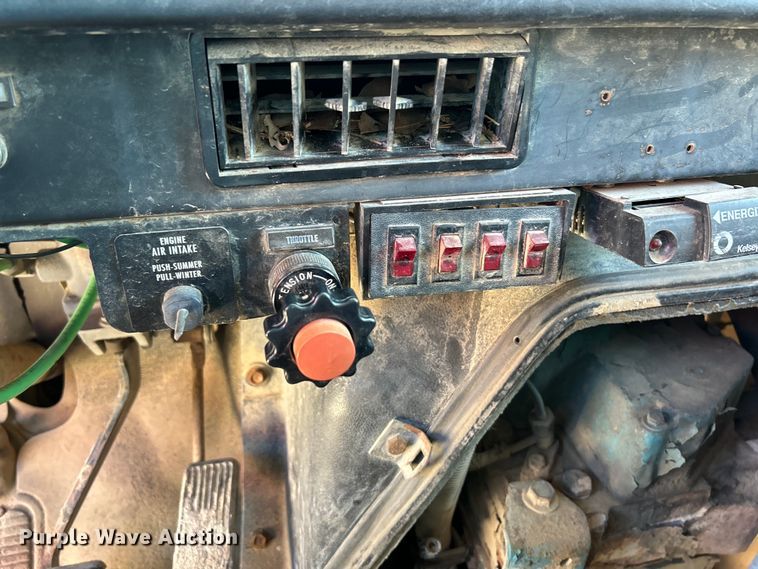 image for item EK4334 1995 International 4900 dump truck