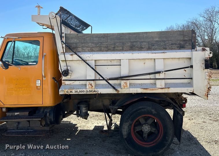 image for item EK4334 1995 International 4900 dump truck
