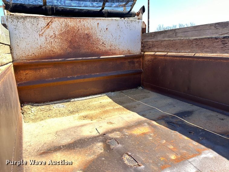 image for item EK4334 1995 International 4900 dump truck