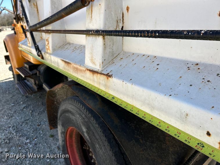 image for item EK4334 1995 International 4900 dump truck