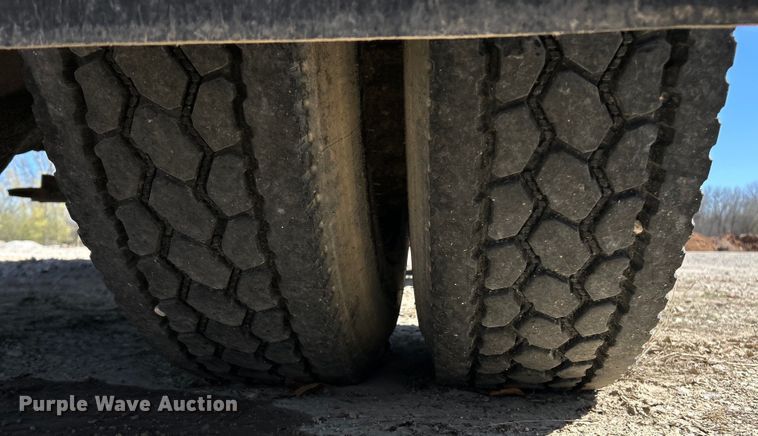 image for item EK4334 1995 International 4900 dump truck