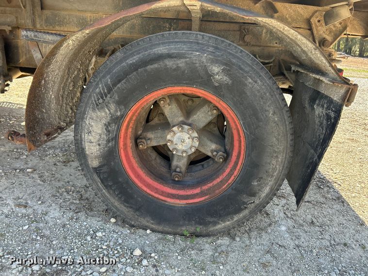 image for item EK4334 1995 International 4900 dump truck