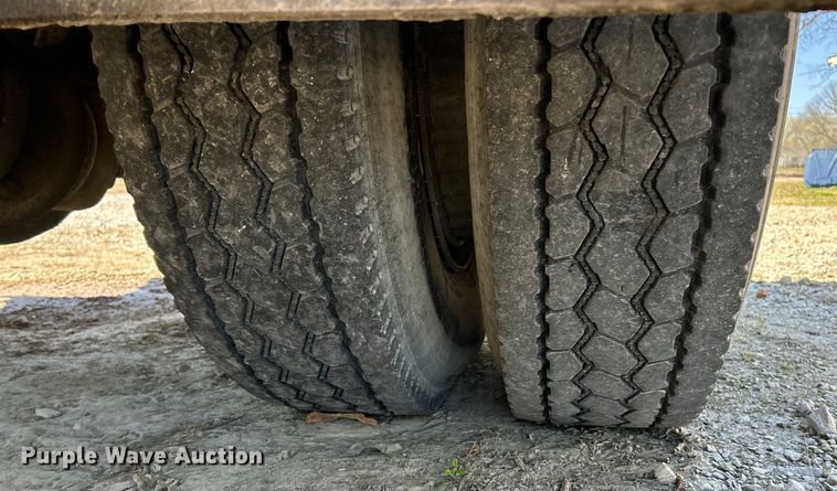 image for item EK4334 1995 International 4900 dump truck